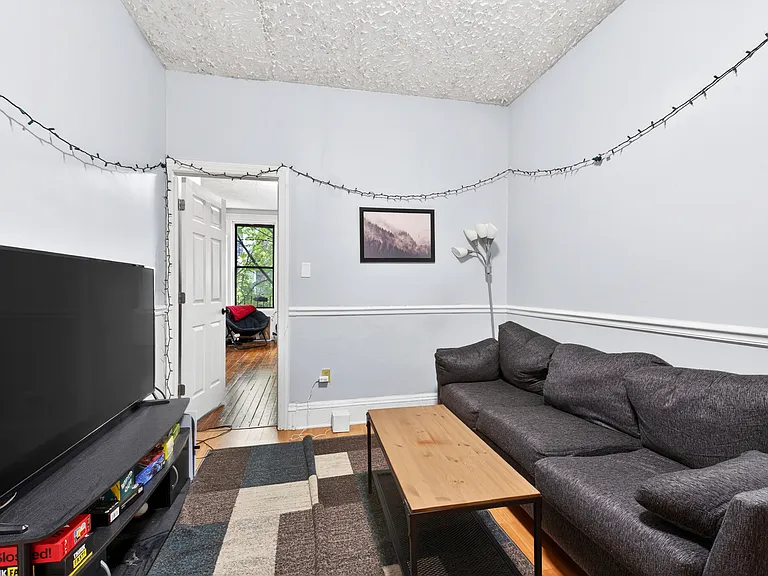 1109 Washington St #6 — Photo 8