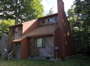 2848 Fairhaven Dr, Tobyhanna, PA