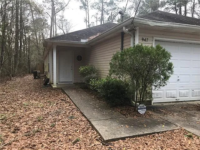 947 N Carnation St — Photo 2