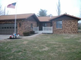 1035 Locust St, Carthage, IL 62321