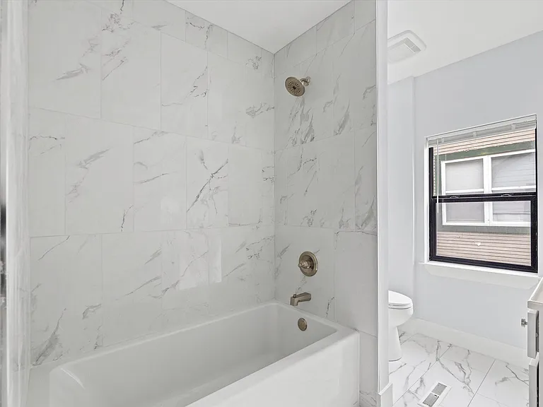 403 N 9th St — Photo 24