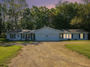 10437 Sunshine Dr, Delton, MI 49046
