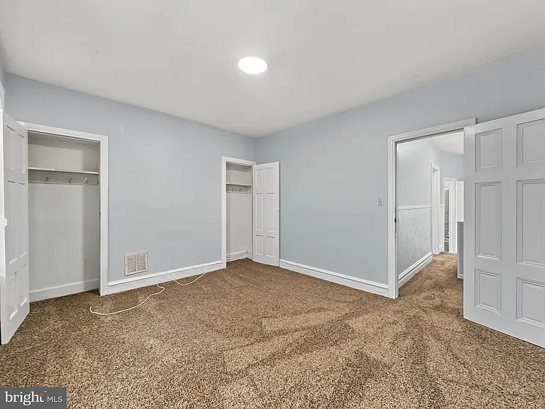 2023 N Gratz St — Photo 9