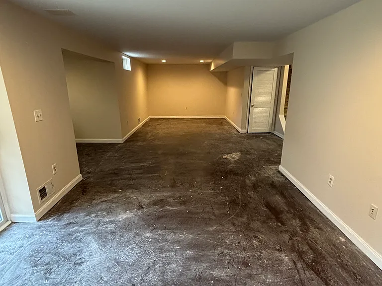 312 Winding Hill Dr — Photo 16