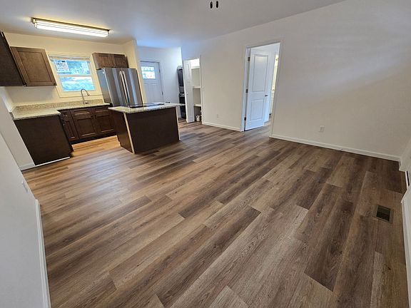3rd image of 1263 Balm Hwy