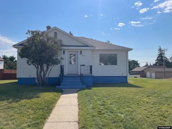 903 12th St, Rawlins, WY 82301