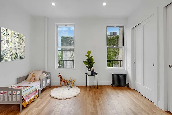 Rented by Compass | media 9