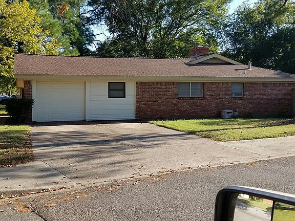 Garage & Driveway on Jones