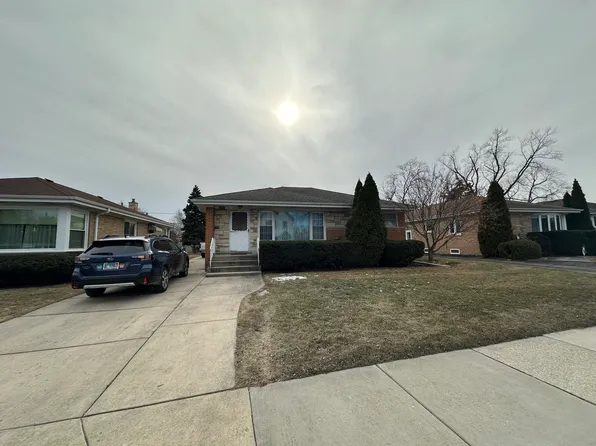 6947 W Howard St, Niles, IL 60714