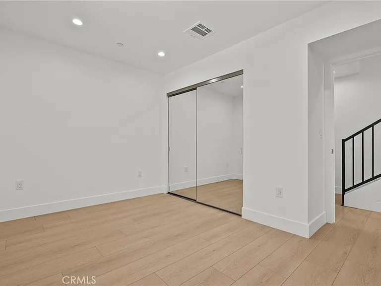322 Leslie Way — Photo 12