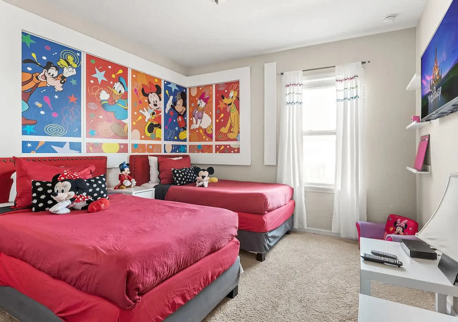 Themed Mickey Bedroom 4BR at Solterra — Photo 3