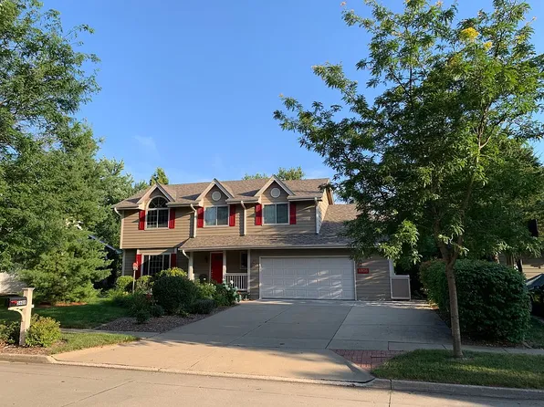 5608 Kensington Cir, Johnston, IA 50131