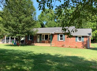 2911 Temple Hill Rd, Erwin, TN 37650