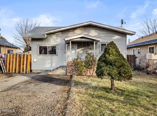 923 S 10th Ave, Yakima, WA