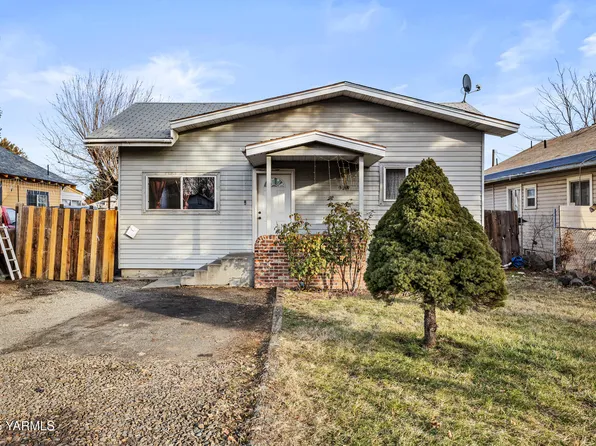 923 S 10th Ave, Yakima, WA 98902