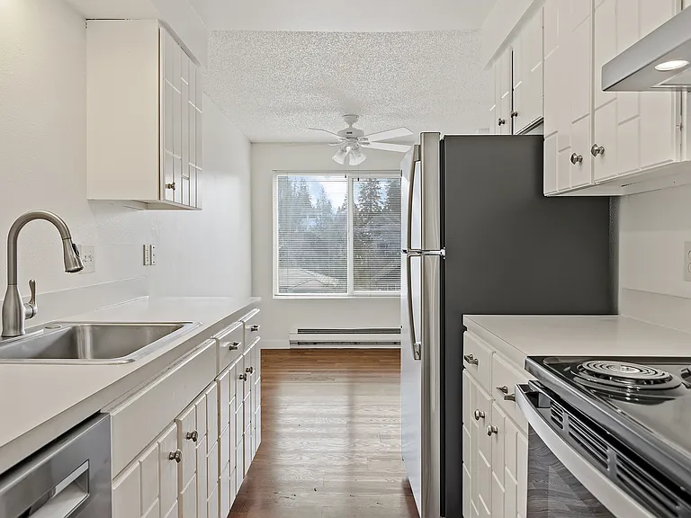 2511 Howard Ave #21 — Photo 7