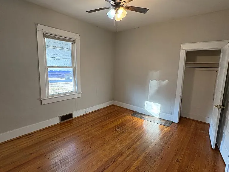 Unit Photo
