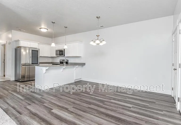 772 N 260 W — Photo 6