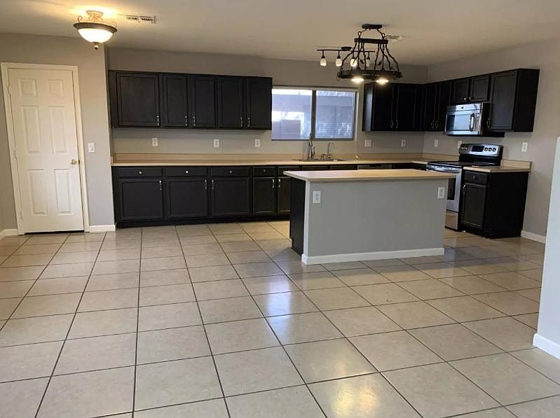 2nd image of 2282 E Spruce Dr