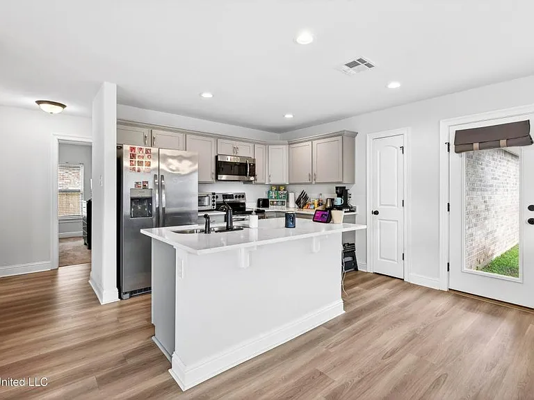 18102 Evergreen Dr — Photo 11
