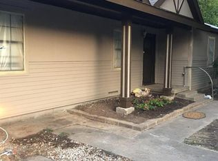 202 Collins Dr, Irving, TX 75060