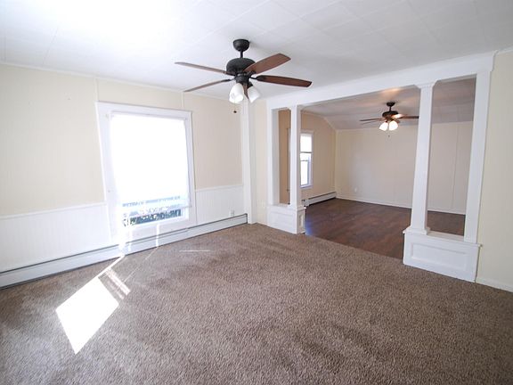 4th image of 147 Carpenter St