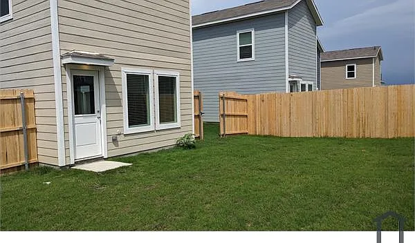 1508 Silver Oak Ln — Photo 24