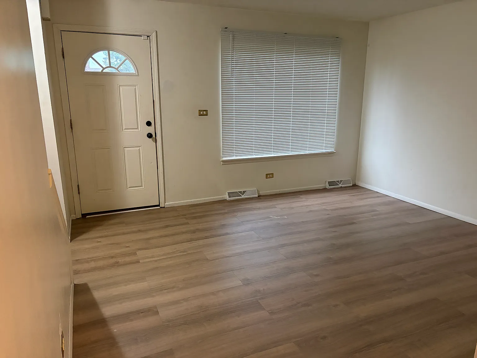 2 bed, 1.5 bath, 1000 sqft, $1,850 — Photo 2