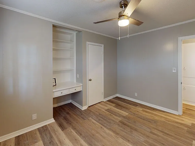 2716 Forsyth Ln — Photo 14