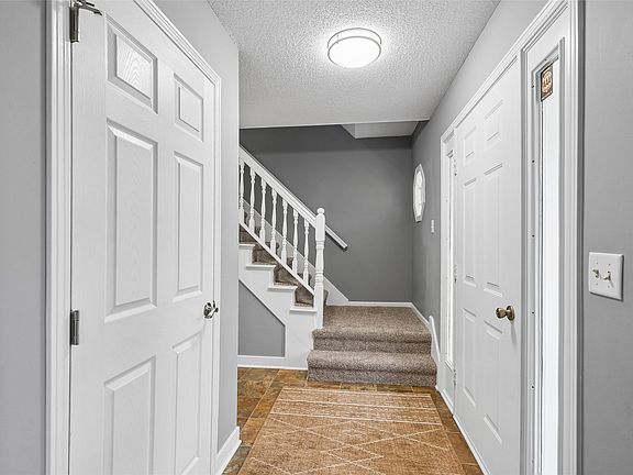 3rd image of 8114 Northview Dr