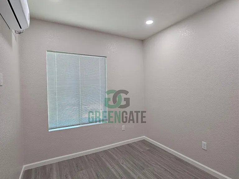3105 E Orangeburg Ave — Photo 4