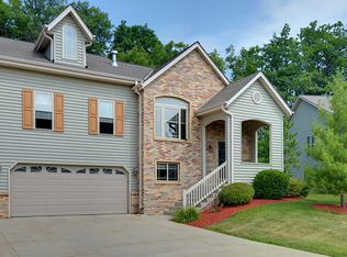 1330 Oak Tree Ct, Slinger, WI 53086