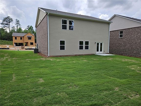 5th image of 326 Silverton Dr