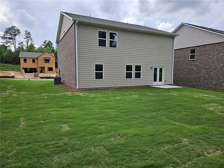 326 Silverton Dr — Photo 5