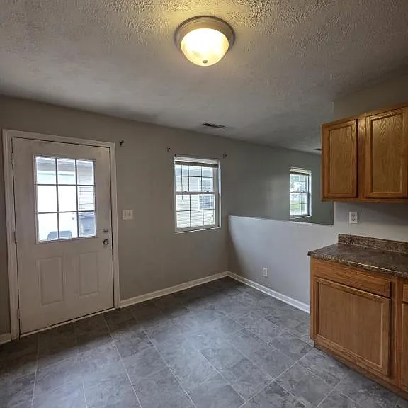 2522 N Armstrong St — Photo 3