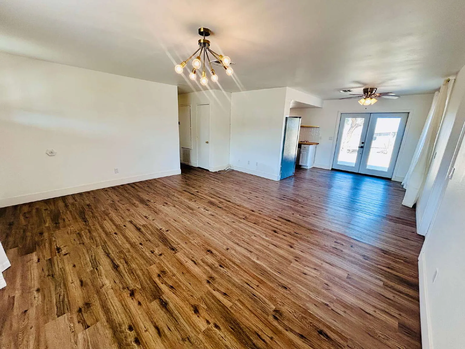4 bed, 2.0 bath, 1458 sqft, $2,350 — Photo 2