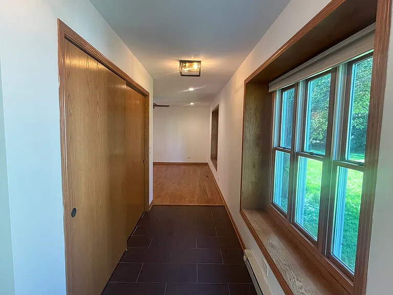 10304 Wilmette Ave — Photo 4