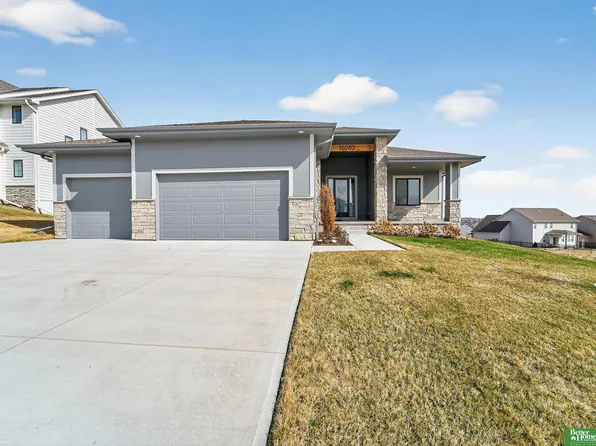 16962 Cora St, Bennington, NE 68007