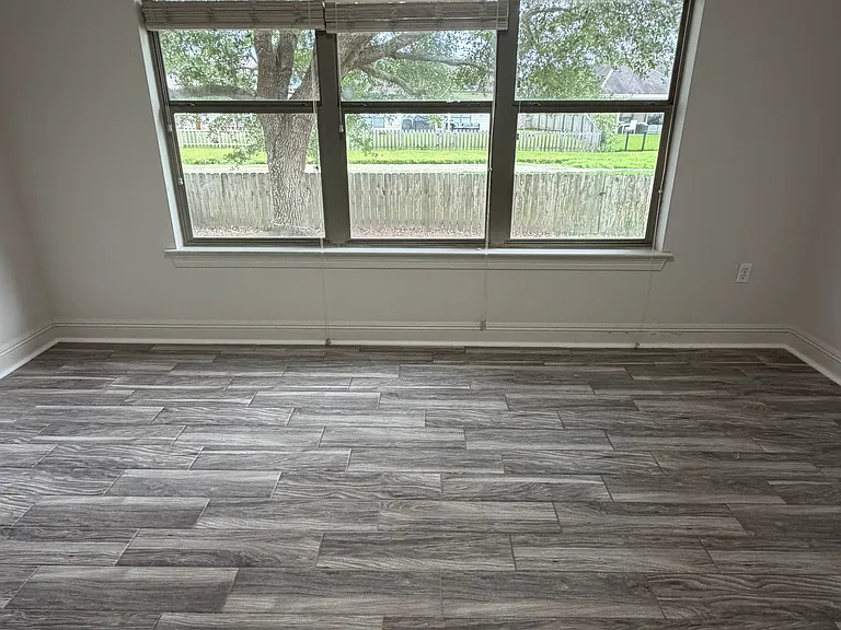 3001 Northbank Dr — Photo 9