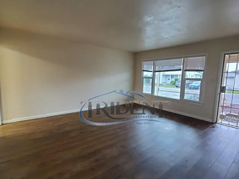 2127 Sicard St — Photo 13