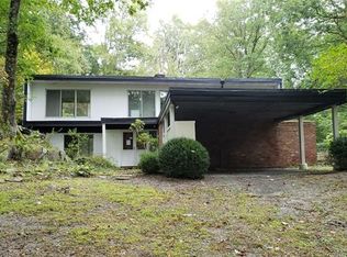 27 Tatomuck Rd, Pound Ridge, NY 10576