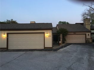 5526 Willow Cir, Fort Worth, TX 76112