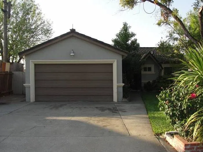 7816 38th Ave photo 1
