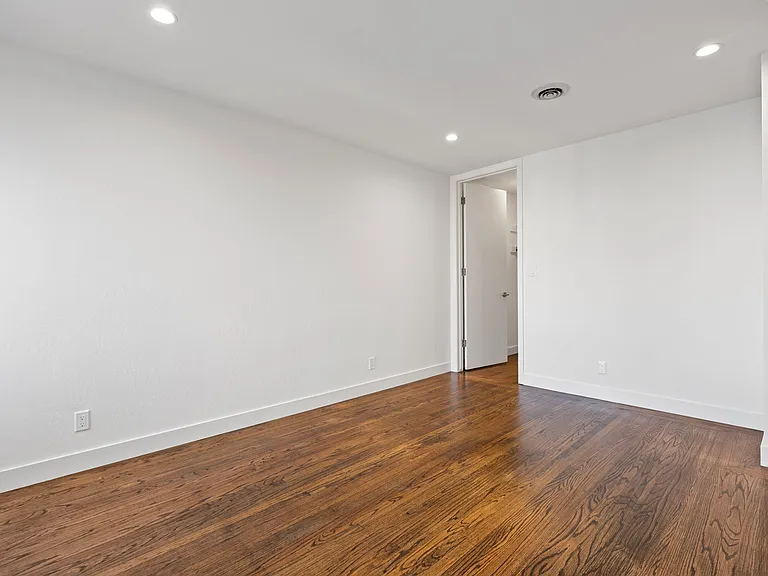 270 26th Ave #9 — Photo 17