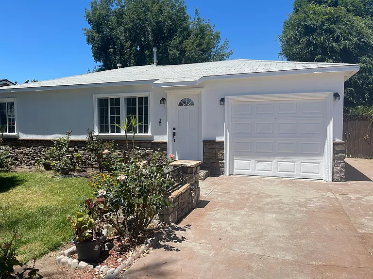 2113 Wesleygrove Ave — Photo 1