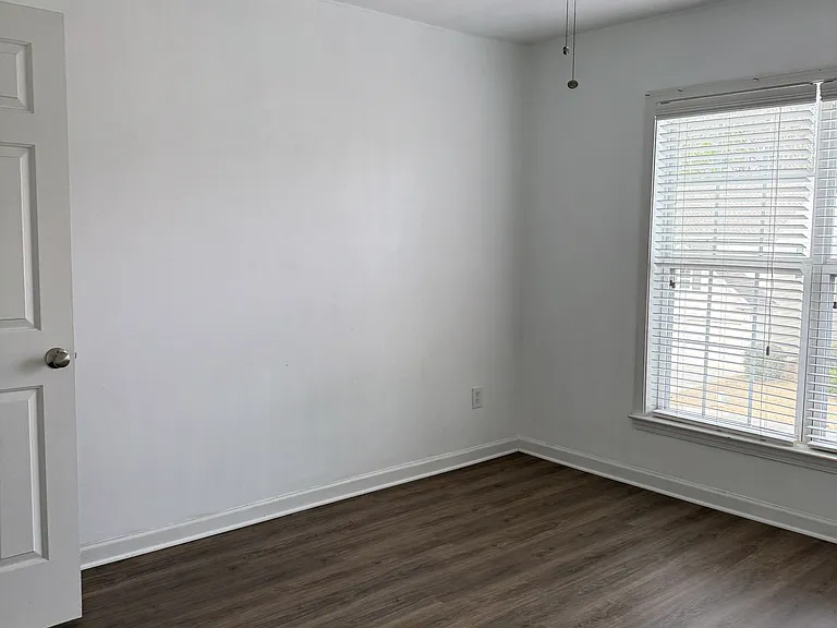 425 Friars Head Dr — Photo 16