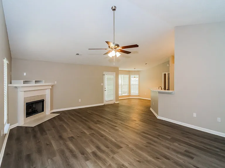 8153 Green Valley Cv — Photo 3