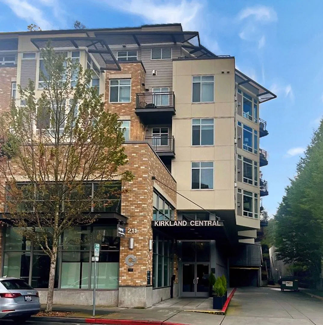 0Bd/1Ba Kirkland Condo — Photo 1