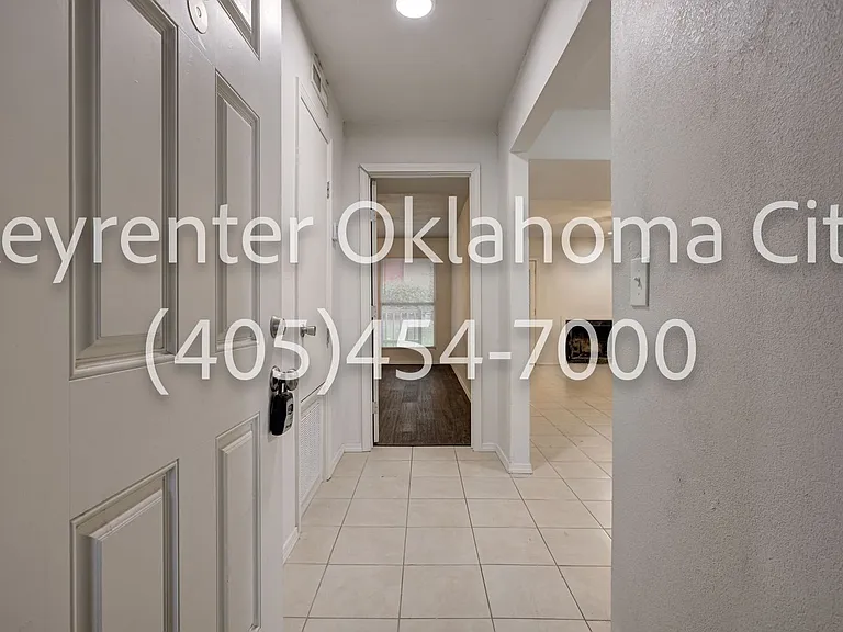 6554 N. Meridian Ave. Townhouse — Photo 6
