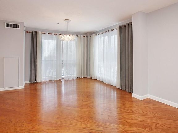 3rd image of 2001 Marina Dr APT 212